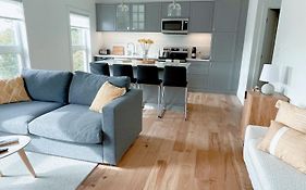 Elora'S Irvine River Suite